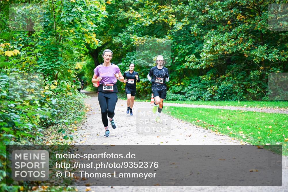 12.10.2025 - Bramfelder Halbmarathon 2025 Dr. Thomas Lammeyer http://msf.ph/oto/9352376 12.10.2025 10:43:28 Laufen 2459, 2197, 2766 meine-sportfotos.de