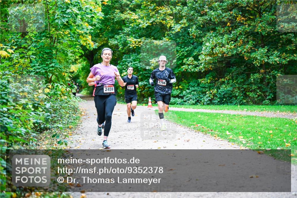 12.10.2025 - Bramfelder Halbmarathon 2025 Dr. Thomas Lammeyer http://msf.ph/oto/9352378 12.10.2025 10:43:28 Laufen 2459, 2197, 2766 meine-sportfotos.de