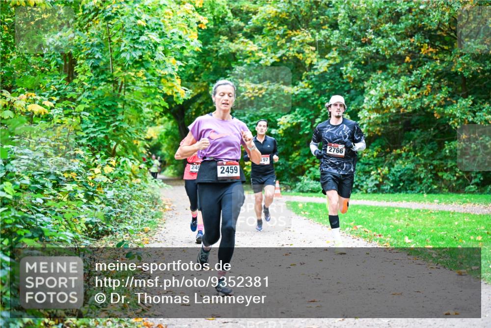 12.10.2025 - Bramfelder Halbmarathon 2025 Dr. Thomas Lammeyer http://msf.ph/oto/9352381 12.10.2025 10:43:29 Laufen 249, 2459, 197, 2766 meine-sportfotos.de