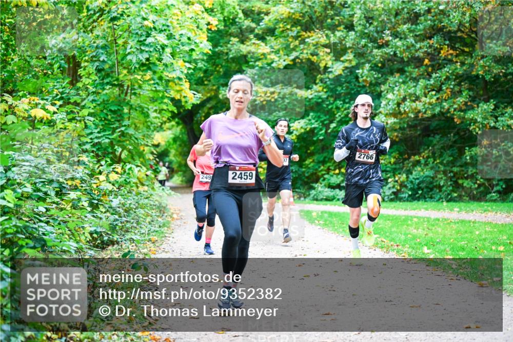 12.10.2025 - Bramfelder Halbmarathon 2025 Dr. Thomas Lammeyer http://msf.ph/oto/9352382 12.10.2025 10:43:29 Laufen 249, 2459, 97, 2766 meine-sportfotos.de