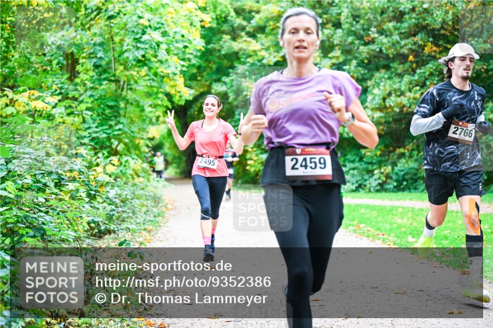 12.10.2025 - Bramfelder Halbmarathon 2025 Dr. Thomas Lammeyer http://msf.ph/oto/9352386 12.10.2025 10:43:30 Laufen 2495, 2459, 2766 meine-sportfotos.de