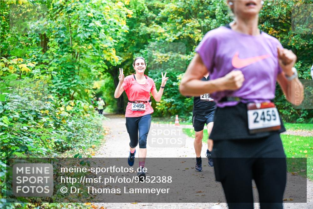 12.10.2025 - Bramfelder Halbmarathon 2025 Dr. Thomas Lammeyer http://msf.ph/oto/9352388 12.10.2025 10:43:30 Laufen 2495, 219, 2459 meine-sportfotos.de
