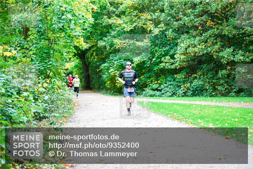 12.10.2025 - Bramfelder Halbmarathon 2025 Dr. Thomas Lammeyer http://msf.ph/oto/9352400 12.10.2025 10:43:33 Laufen 2559 meine-sportfotos.de