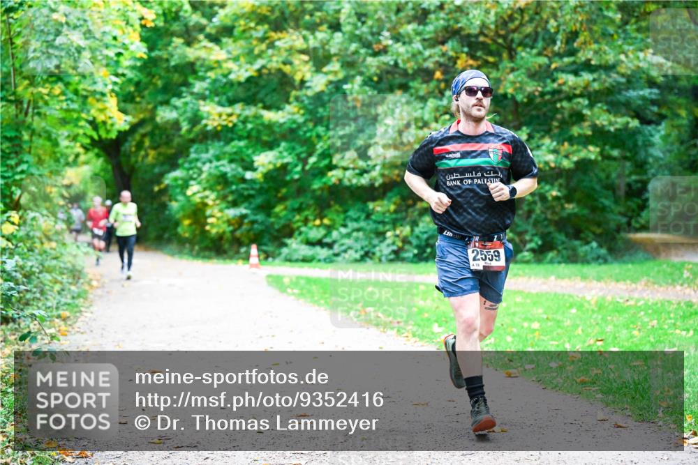 12.10.2025 - Bramfelder Halbmarathon 2025 Dr. Thomas Lammeyer http://msf.ph/oto/9352416 12.10.2025 10:43:35 Laufen 2559, 78 meine-sportfotos.de