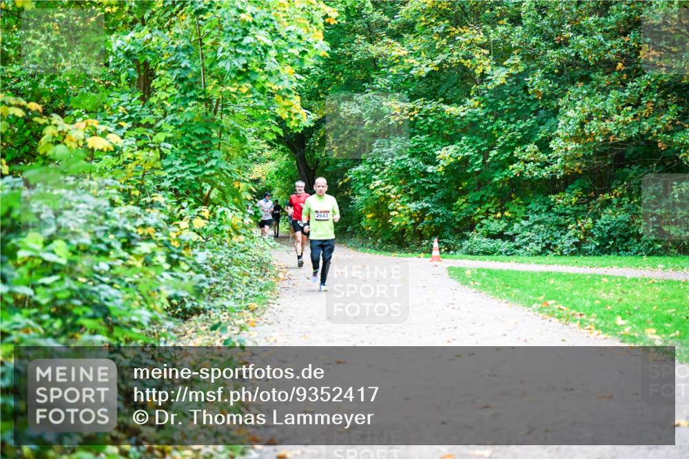 12.10.2025 - Bramfelder Halbmarathon 2025 Dr. Thomas Lammeyer http://msf.ph/oto/9352417 12.10.2025 10:43:37 Laufen 2643 meine-sportfotos.de