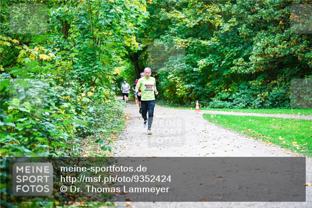 12.10.2025 - Bramfelder Halbmarathon 2025 Dr. Thomas Lammeyer http://msf.ph/oto/9352424 12.10.2025 10:43:39 Laufen 2643 meine-sportfotos.de