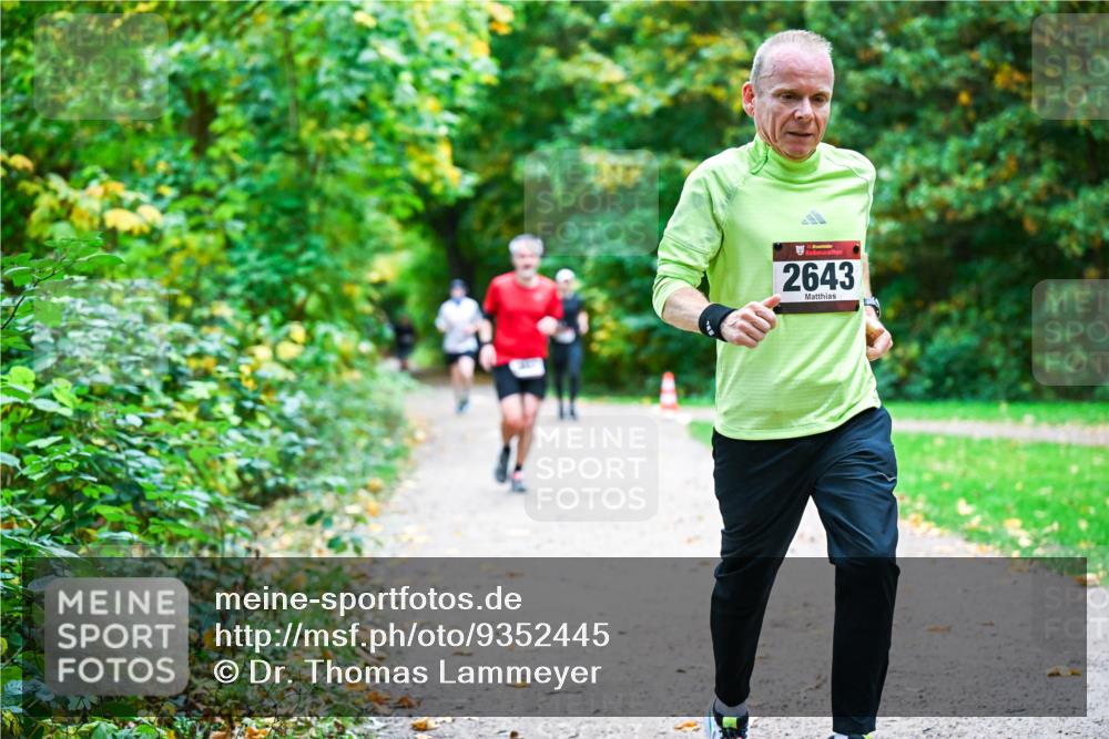 12.10.2025 - Bramfelder Halbmarathon 2025 Dr. Thomas Lammeyer http://msf.ph/oto/9352445 12.10.2025 10:43:42 Laufen 34, 2643 meine-sportfotos.de