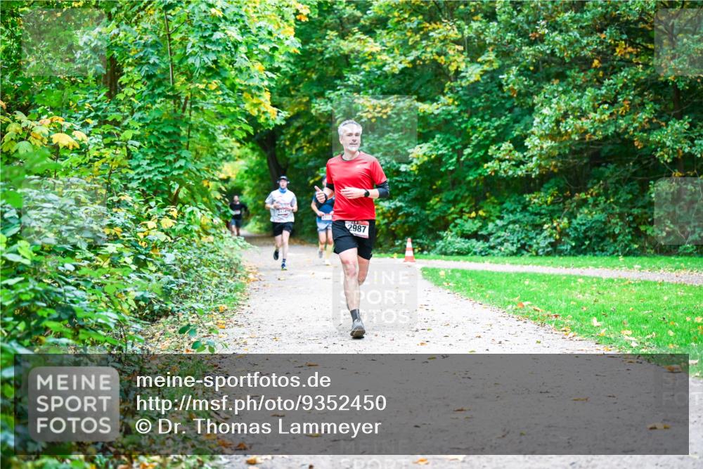 12.10.2025 - Bramfelder Halbmarathon 2025 Dr. Thomas Lammeyer http://msf.ph/oto/9352450 12.10.2025 10:43:43 Laufen 2987 meine-sportfotos.de