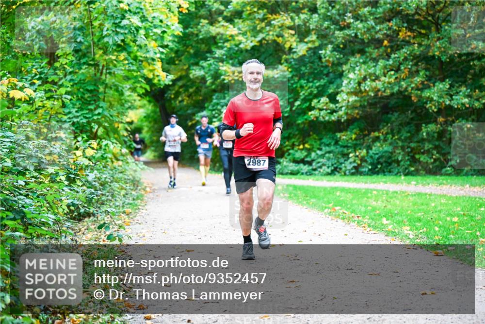 12.10.2025 - Bramfelder Halbmarathon 2025 Dr. Thomas Lammeyer http://msf.ph/oto/9352457 12.10.2025 10:43:44 Laufen 2987 meine-sportfotos.de