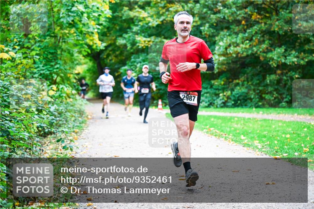 12.10.2025 - Bramfelder Halbmarathon 2025 Dr. Thomas Lammeyer http://msf.ph/oto/9352461 12.10.2025 10:43:44 Laufen 2987 meine-sportfotos.de