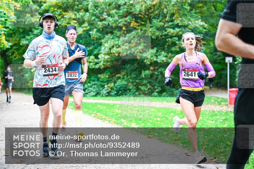 12.10.2025 - Bramfelder Halbmarathon 2025 Dr. Thomas Lammeyer http://msf.ph/oto/9352489 12.10.2025 10:43:49 Laufen 2434, 2832, 26419 meine-sportfotos.de