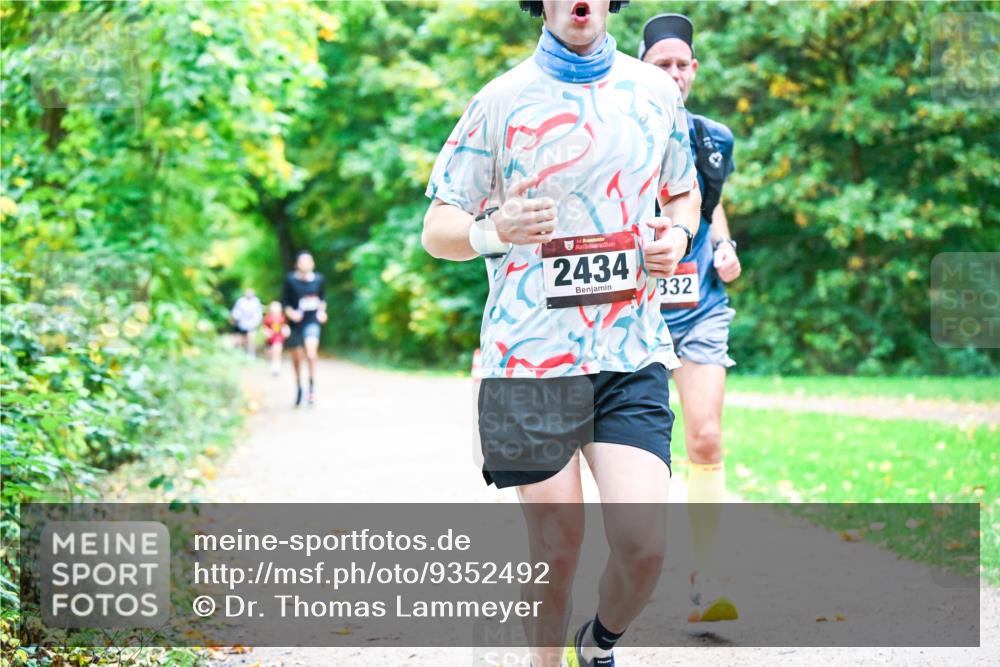 12.10.2025 - Bramfelder Halbmarathon 2025 Dr. Thomas Lammeyer http://msf.ph/oto/9352492 12.10.2025 10:43:50 Laufen 2434, 332 meine-sportfotos.de