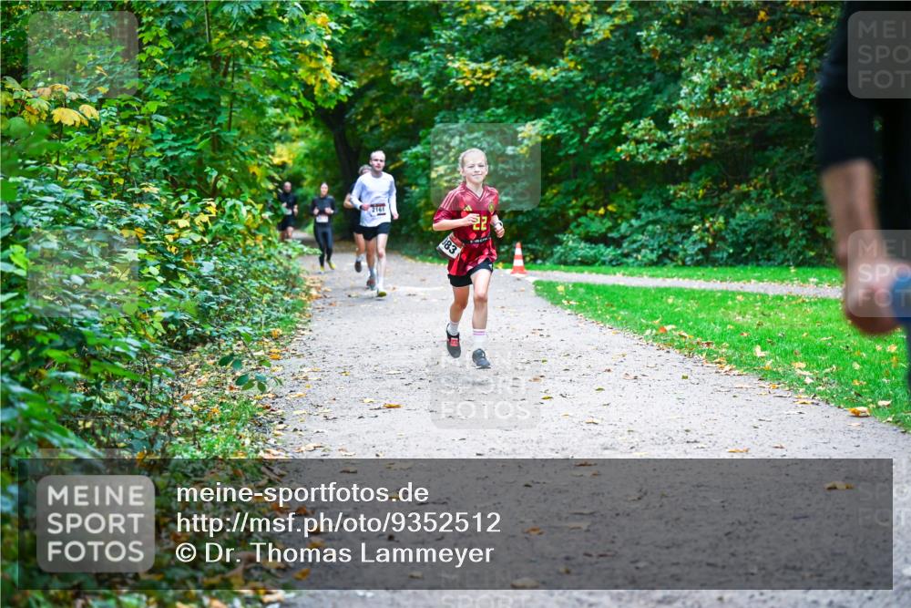 12.10.2025 - Bramfelder Halbmarathon 2025 Dr. Thomas Lammeyer http://msf.ph/oto/9352512 12.10.2025 10:43:56 Laufen 83 meine-sportfotos.de