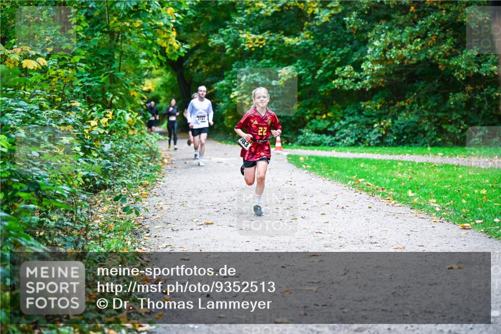 12.10.2025 - Bramfelder Halbmarathon 2025 Dr. Thomas Lammeyer http://msf.ph/oto/9352513 12.10.2025 10:43:57 Laufen 83 meine-sportfotos.de