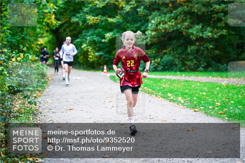 12.10.2025 - Bramfelder Halbmarathon 2025 Dr. Thomas Lammeyer http://msf.ph/oto/9352520 12.10.2025 10:43:57 Laufen 22, 3 meine-sportfotos.de
