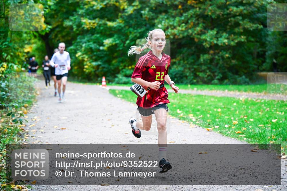 12.10.2025 - Bramfelder Halbmarathon 2025 Dr. Thomas Lammeyer http://msf.ph/oto/9352522 12.10.2025 10:43:58 Laufen 083, 22 meine-sportfotos.de