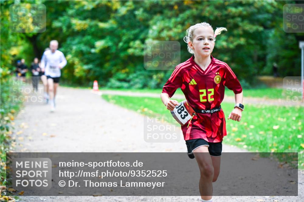 12.10.2025 - Bramfelder Halbmarathon 2025 Dr. Thomas Lammeyer http://msf.ph/oto/9352525 12.10.2025 10:43:58 Laufen 23, 183 meine-sportfotos.de