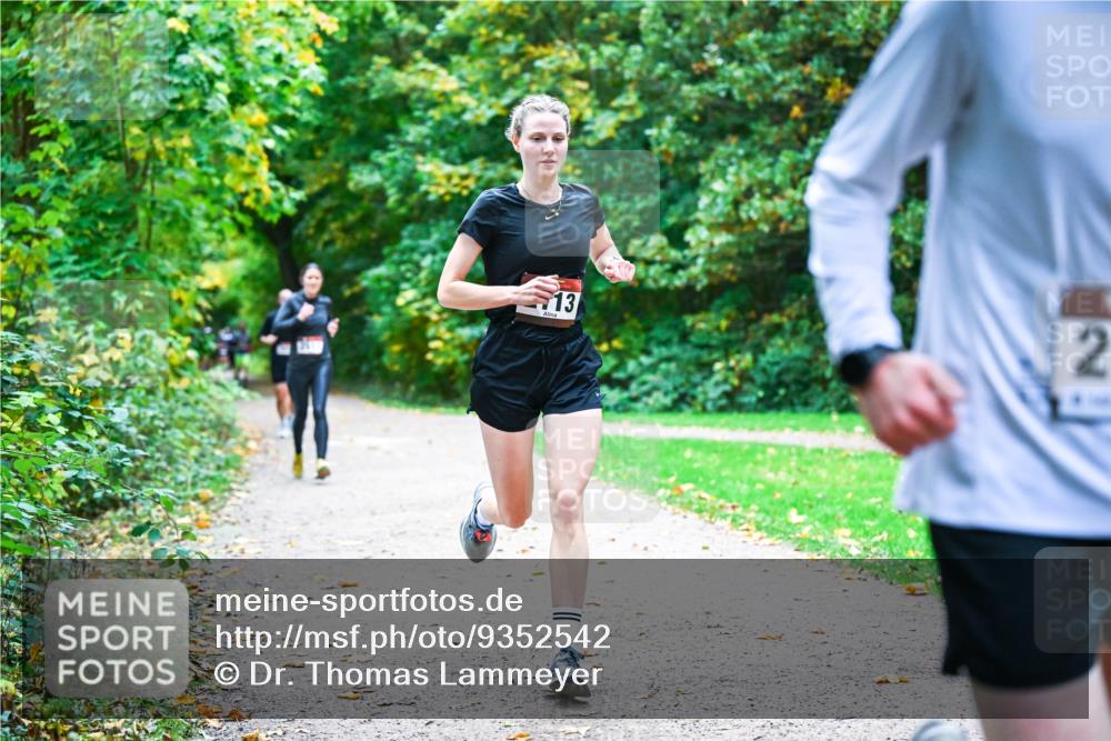 12.10.2025 - Bramfelder Halbmarathon 2025 Dr. Thomas Lammeyer http://msf.ph/oto/9352542 12.10.2025 10:44:02 Laufen 13, 2 meine-sportfotos.de