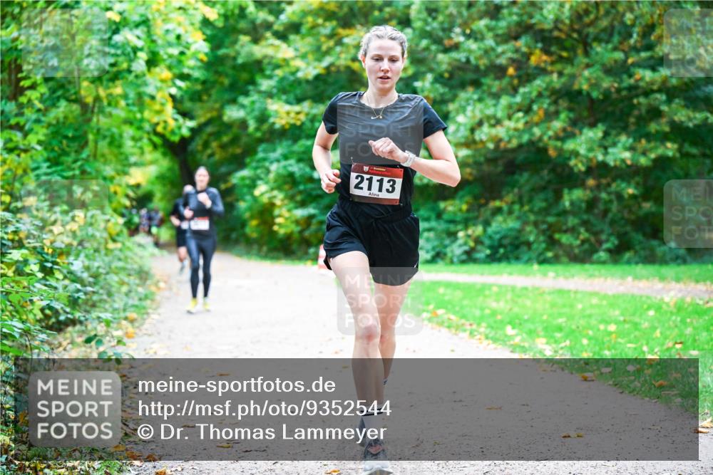 12.10.2025 - Bramfelder Halbmarathon 2025 Dr. Thomas Lammeyer http://msf.ph/oto/9352544 12.10.2025 10:44:02 Laufen 2113 meine-sportfotos.de