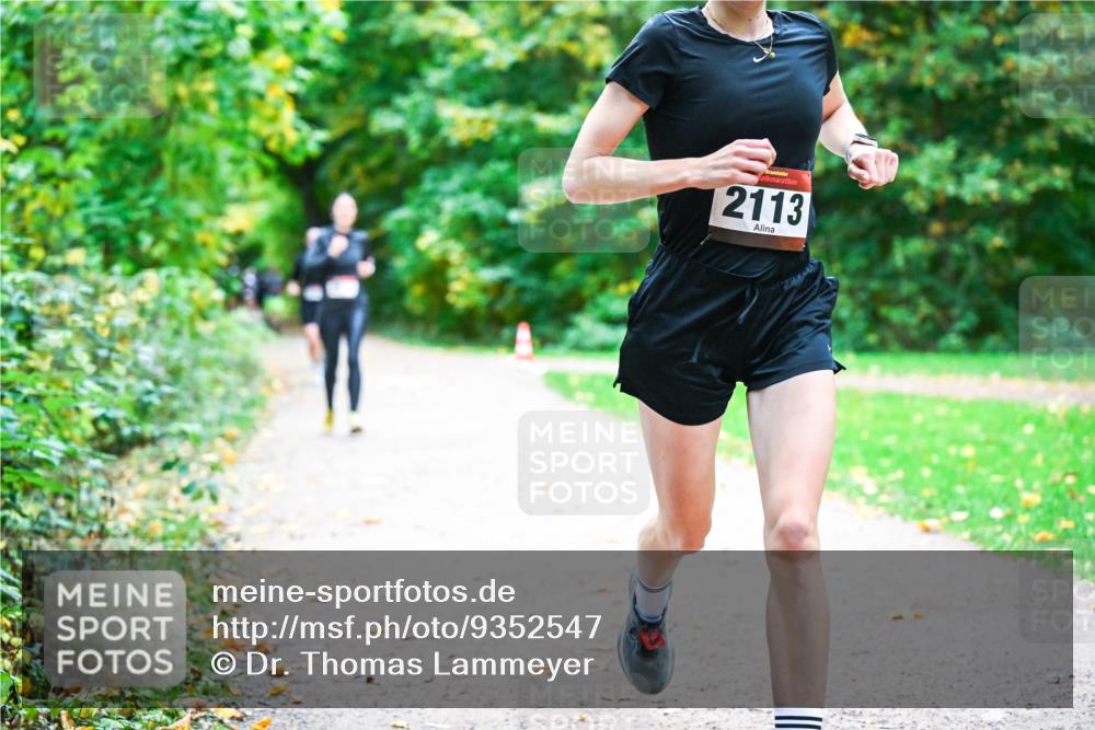 12.10.2025 - Bramfelder Halbmarathon 2025 Dr. Thomas Lammeyer http://msf.ph/oto/9352547 12.10.2025 10:44:02 Laufen 2113 meine-sportfotos.de