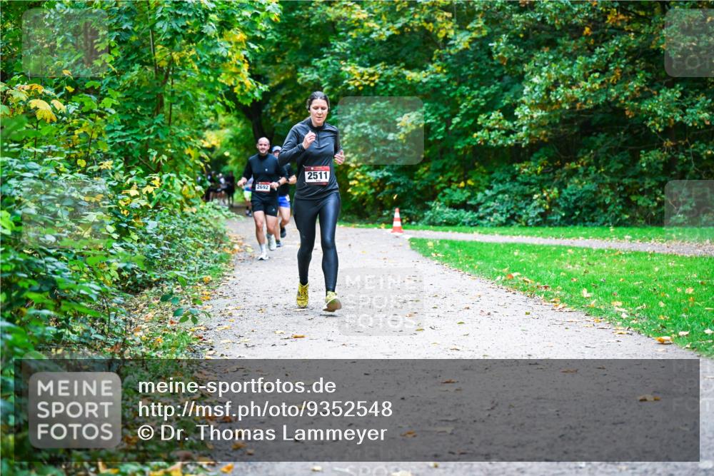 12.10.2025 - Bramfelder Halbmarathon 2025 Dr. Thomas Lammeyer http://msf.ph/oto/9352548 12.10.2025 10:44:04 Laufen 2692, 2511 meine-sportfotos.de