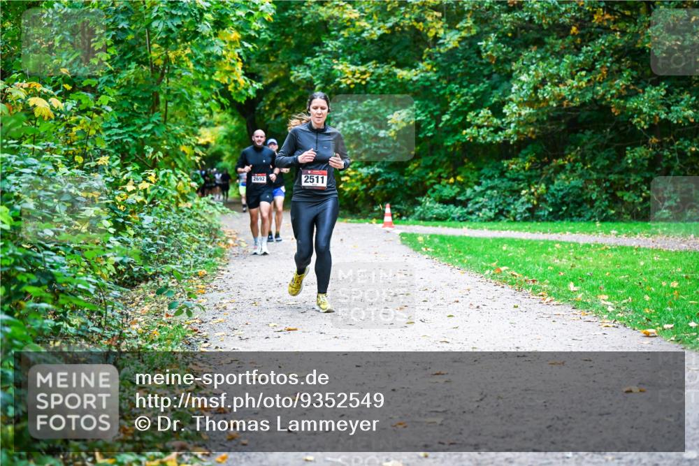 12.10.2025 - Bramfelder Halbmarathon 2025 Dr. Thomas Lammeyer http://msf.ph/oto/9352549 12.10.2025 10:44:04 Laufen 2692, 2511 meine-sportfotos.de