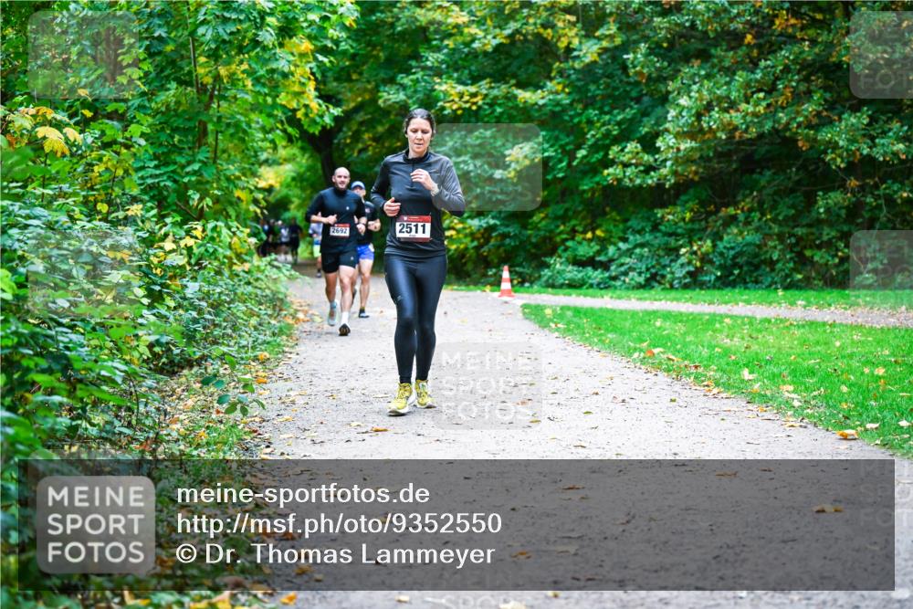 12.10.2025 - Bramfelder Halbmarathon 2025 Dr. Thomas Lammeyer http://msf.ph/oto/9352550 12.10.2025 10:44:04 Laufen 2692, 2511 meine-sportfotos.de