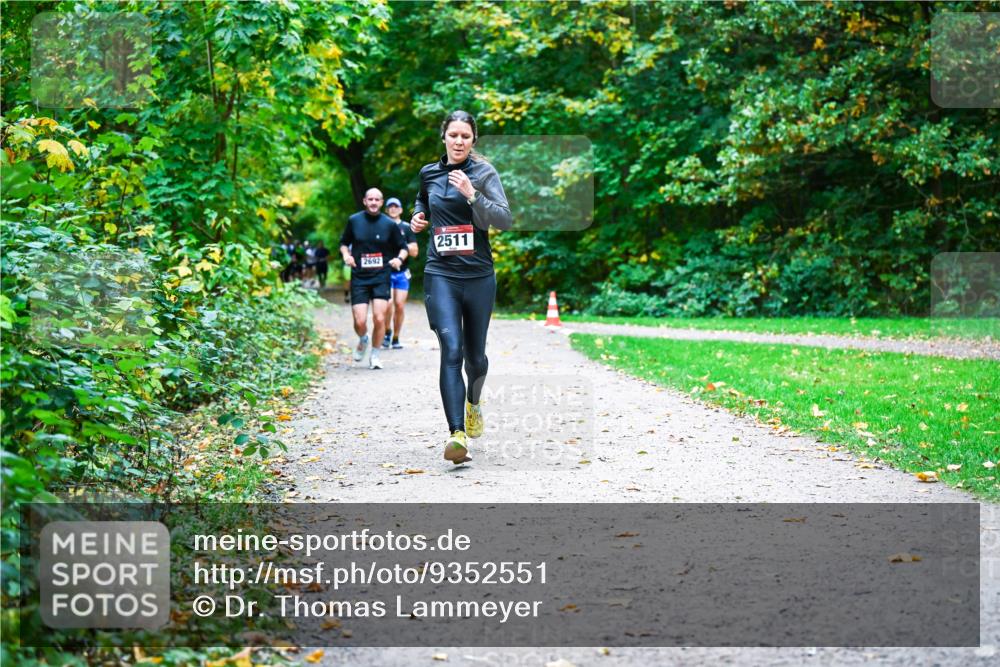 12.10.2025 - Bramfelder Halbmarathon 2025 Dr. Thomas Lammeyer http://msf.ph/oto/9352551 12.10.2025 10:44:04 Laufen 2692, 2511 meine-sportfotos.de