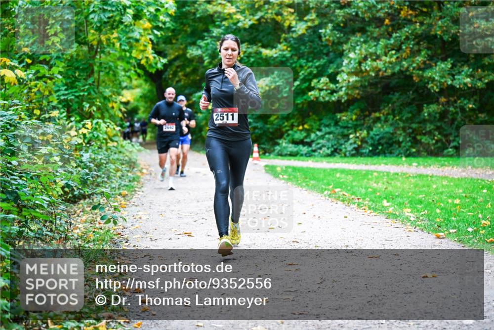 12.10.2025 - Bramfelder Halbmarathon 2025 Dr. Thomas Lammeyer http://msf.ph/oto/9352556 12.10.2025 10:44:05 Laufen 2511 meine-sportfotos.de