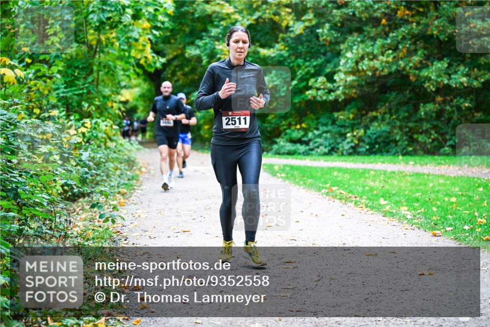 12.10.2025 - Bramfelder Halbmarathon 2025 Dr. Thomas Lammeyer http://msf.ph/oto/9352558 12.10.2025 10:44:05 Laufen 2511 meine-sportfotos.de
