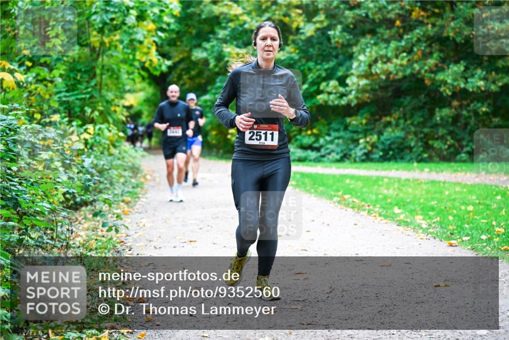 12.10.2025 - Bramfelder Halbmarathon 2025 Dr. Thomas Lammeyer http://msf.ph/oto/9352560 12.10.2025 10:44:05 Laufen 2511 meine-sportfotos.de
