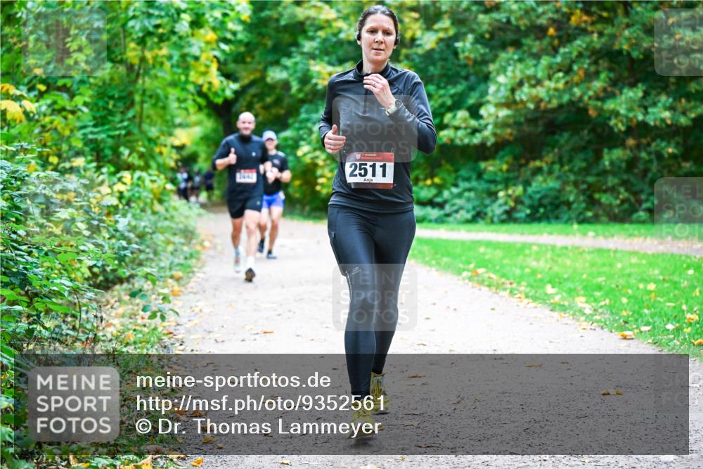 12.10.2025 - Bramfelder Halbmarathon 2025 Dr. Thomas Lammeyer http://msf.ph/oto/9352561 12.10.2025 10:44:05 Laufen 2511 meine-sportfotos.de