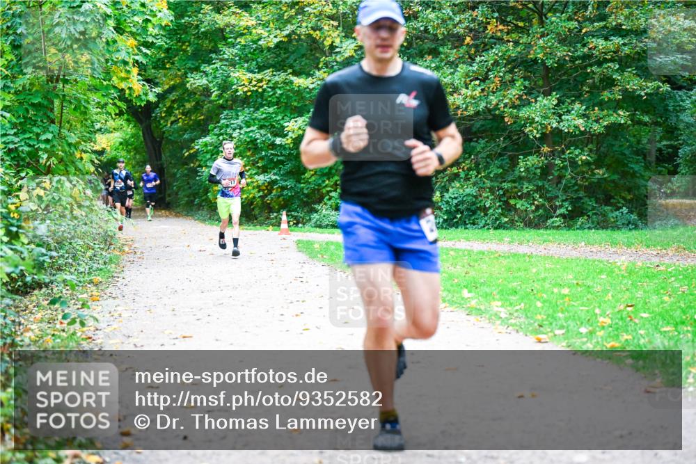 12.10.2025 - Bramfelder Halbmarathon 2025 Dr. Thomas Lammeyer http://msf.ph/oto/9352582 12.10.2025 10:44:10 Laufen  meine-sportfotos.de