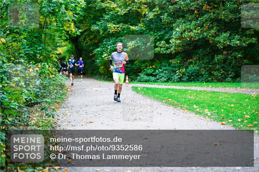 12.10.2025 - Bramfelder Halbmarathon 2025 Dr. Thomas Lammeyer http://msf.ph/oto/9352586 12.10.2025 10:44:11 Laufen 2417 meine-sportfotos.de