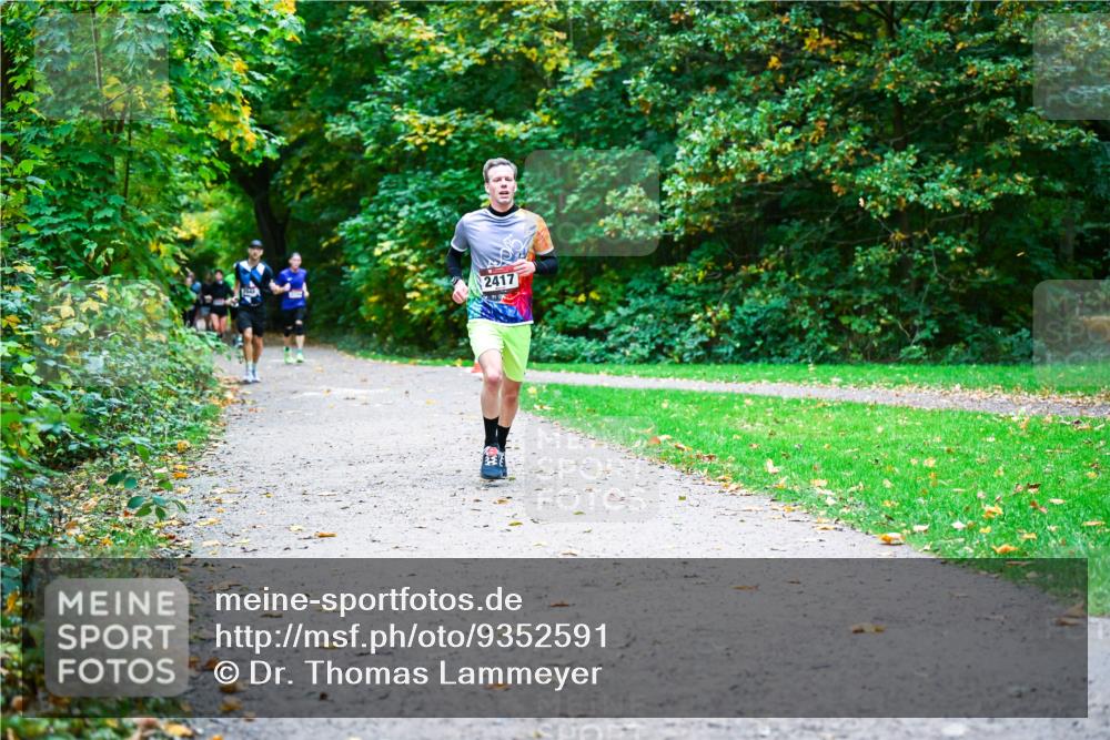 12.10.2025 - Bramfelder Halbmarathon 2025 Dr. Thomas Lammeyer http://msf.ph/oto/9352591 12.10.2025 10:44:12 Laufen 2417 meine-sportfotos.de