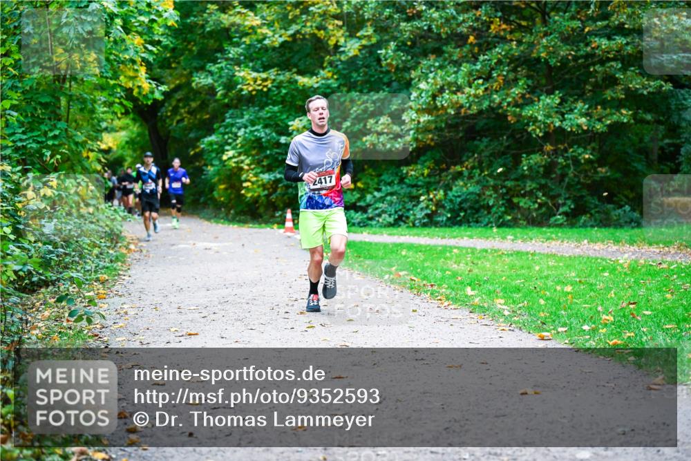 12.10.2025 - Bramfelder Halbmarathon 2025 Dr. Thomas Lammeyer http://msf.ph/oto/9352593 12.10.2025 10:44:12 Laufen 2417 meine-sportfotos.de