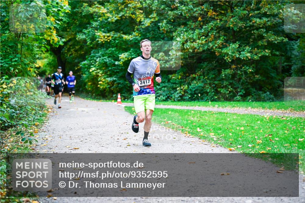 12.10.2025 - Bramfelder Halbmarathon 2025 Dr. Thomas Lammeyer http://msf.ph/oto/9352595 12.10.2025 10:44:12 Laufen 2417 meine-sportfotos.de