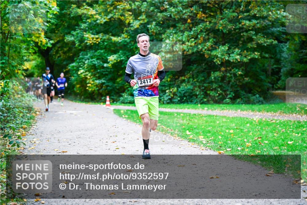 12.10.2025 - Bramfelder Halbmarathon 2025 Dr. Thomas Lammeyer http://msf.ph/oto/9352597 12.10.2025 10:44:13 Laufen 2417 meine-sportfotos.de