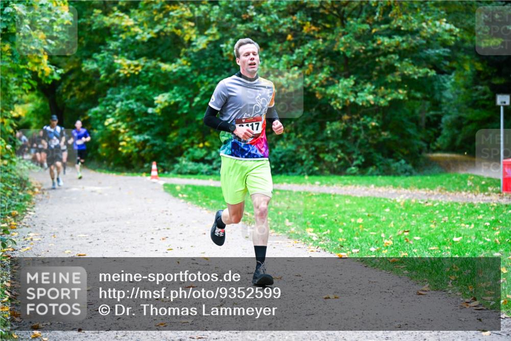 12.10.2025 - Bramfelder Halbmarathon 2025 Dr. Thomas Lammeyer http://msf.ph/oto/9352599 12.10.2025 10:44:13 Laufen 17 meine-sportfotos.de