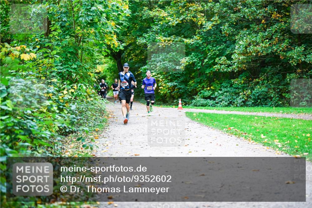 12.10.2025 - Bramfelder Halbmarathon 2025 Dr. Thomas Lammeyer http://msf.ph/oto/9352602 12.10.2025 10:44:15 Laufen 2948, 2258 meine-sportfotos.de