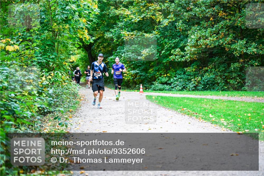 12.10.2025 - Bramfelder Halbmarathon 2025 Dr. Thomas Lammeyer http://msf.ph/oto/9352606 12.10.2025 10:44:16 Laufen 2948, 2258 meine-sportfotos.de