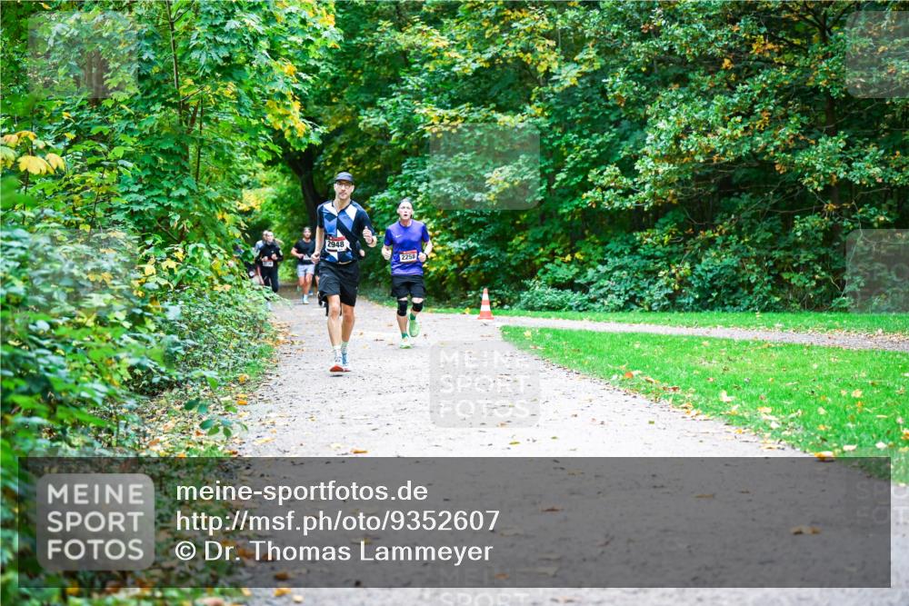 12.10.2025 - Bramfelder Halbmarathon 2025 Dr. Thomas Lammeyer http://msf.ph/oto/9352607 12.10.2025 10:44:16 Laufen 2948, 2258 meine-sportfotos.de