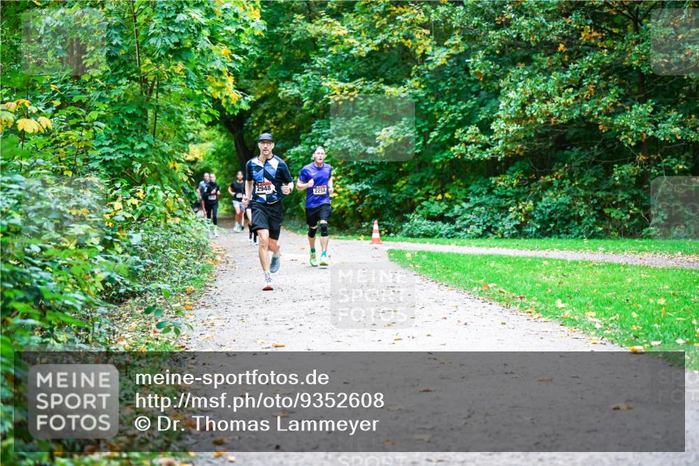 12.10.2025 - Bramfelder Halbmarathon 2025 Dr. Thomas Lammeyer http://msf.ph/oto/9352608 12.10.2025 10:44:16 Laufen 2948, 2258 meine-sportfotos.de
