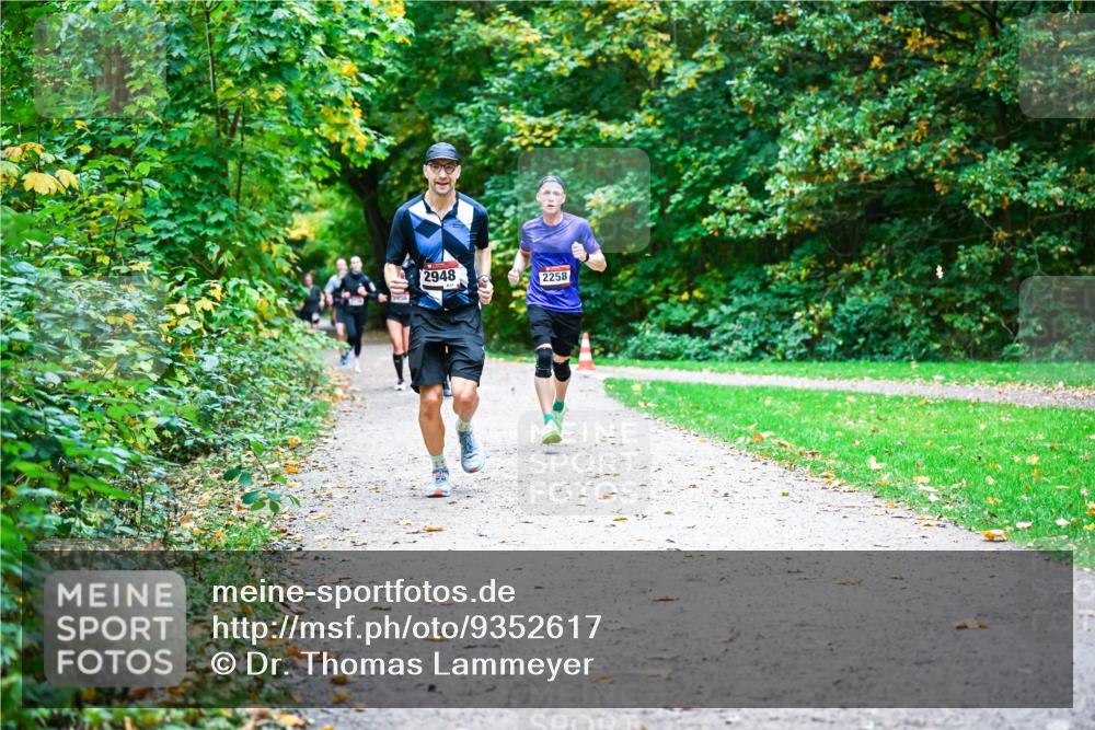 12.10.2025 - Bramfelder Halbmarathon 2025 Dr. Thomas Lammeyer http://msf.ph/oto/9352617 12.10.2025 10:44:17 Laufen 2948, 2258 meine-sportfotos.de