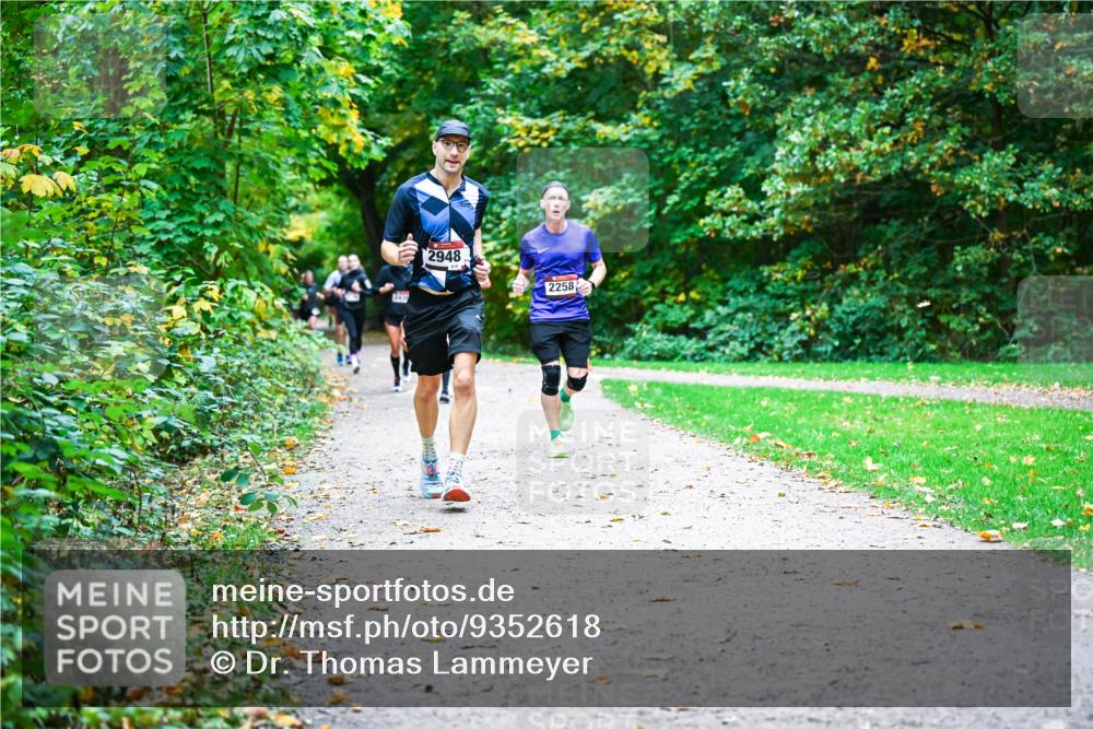 12.10.2025 - Bramfelder Halbmarathon 2025 Dr. Thomas Lammeyer http://msf.ph/oto/9352618 12.10.2025 10:44:18 Laufen 2948, 2258 meine-sportfotos.de