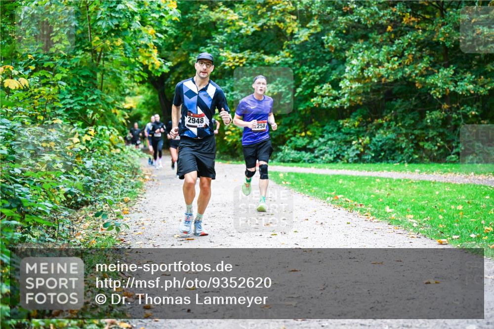12.10.2025 - Bramfelder Halbmarathon 2025 Dr. Thomas Lammeyer http://msf.ph/oto/9352620 12.10.2025 10:44:18 Laufen 2948, 258 meine-sportfotos.de
