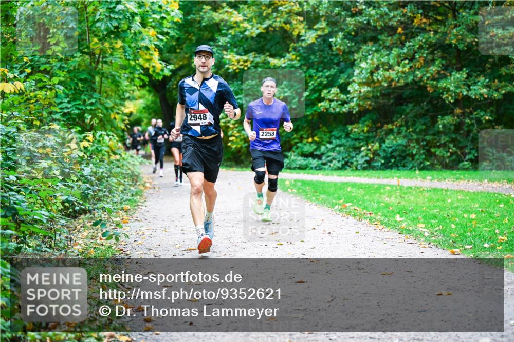 12.10.2025 - Bramfelder Halbmarathon 2025 Dr. Thomas Lammeyer http://msf.ph/oto/9352621 12.10.2025 10:44:18 Laufen 2948, 2258 meine-sportfotos.de