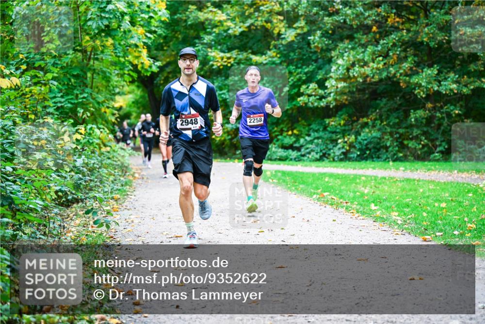 12.10.2025 - Bramfelder Halbmarathon 2025 Dr. Thomas Lammeyer http://msf.ph/oto/9352622 12.10.2025 10:44:18 Laufen 2948, 2258 meine-sportfotos.de