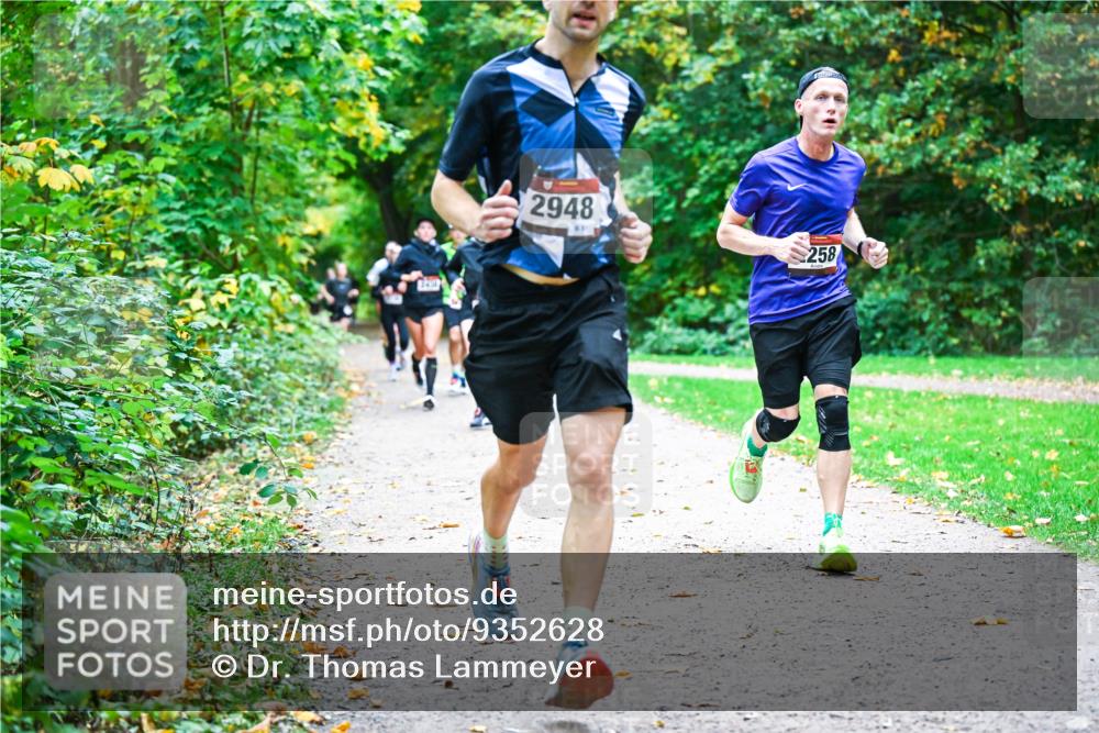 12.10.2025 - Bramfelder Halbmarathon 2025 Dr. Thomas Lammeyer http://msf.ph/oto/9352628 12.10.2025 10:44:19 Laufen 2948, 258 meine-sportfotos.de