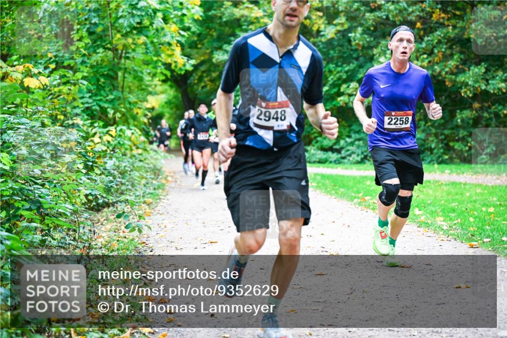 12.10.2025 - Bramfelder Halbmarathon 2025 Dr. Thomas Lammeyer http://msf.ph/oto/9352629 12.10.2025 10:44:19 Laufen 2948, 2258 meine-sportfotos.de